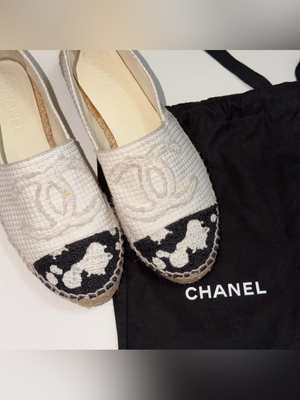Chanel CC Tweed Cow Print Cap Toe Espadrilles Flats White Black Size 37 Womens - Picture 10 of 10